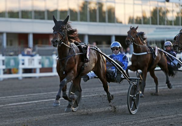 Runner Lobell mål 2.JPG